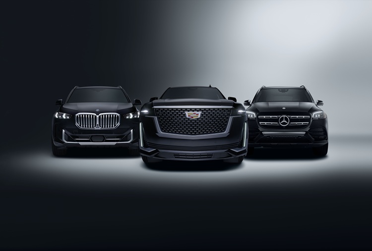 Sixt_Range_US_MB_GLS_Cadillac_BMWX5_Front_lay